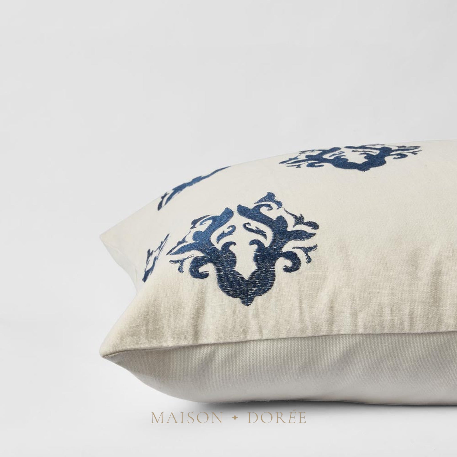 Cushion - Bluebird 40x60cm Blue/White - view 2