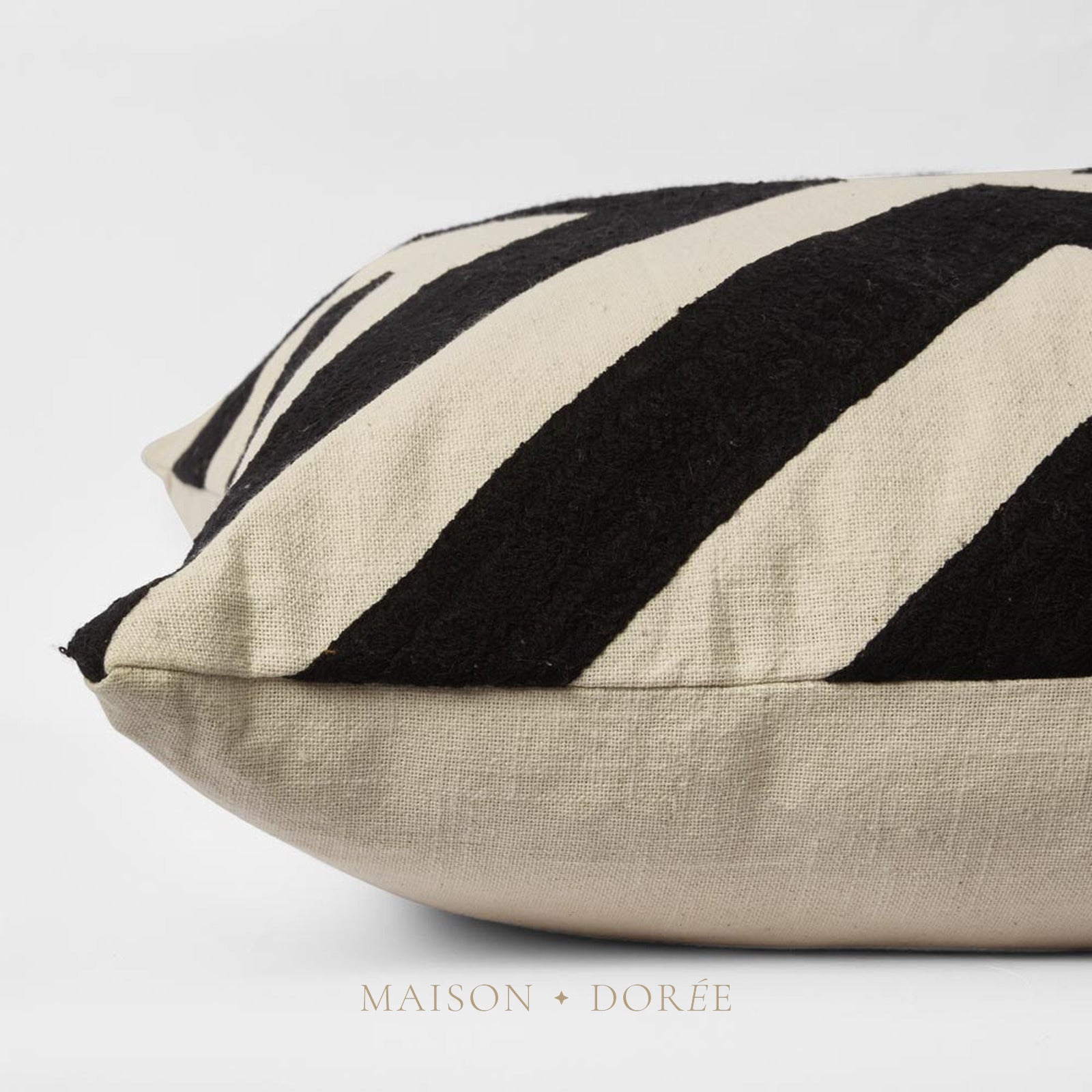 Cushion - Clifton 50x50cm Natural/Black - view 2
