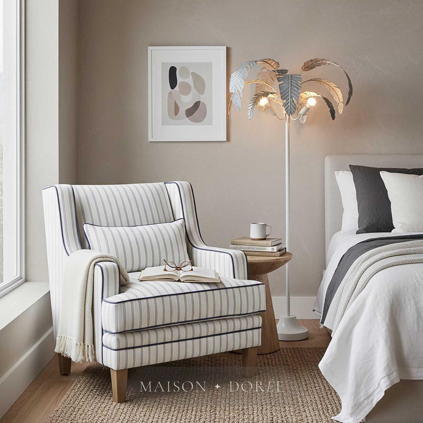 Azalea Floor Lamp in White